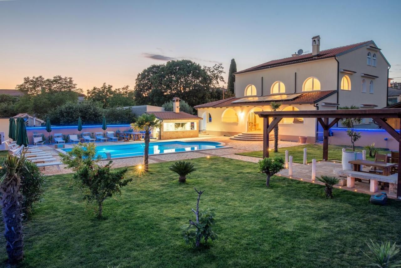 Via Flavia With Common Pool Guest house 4*